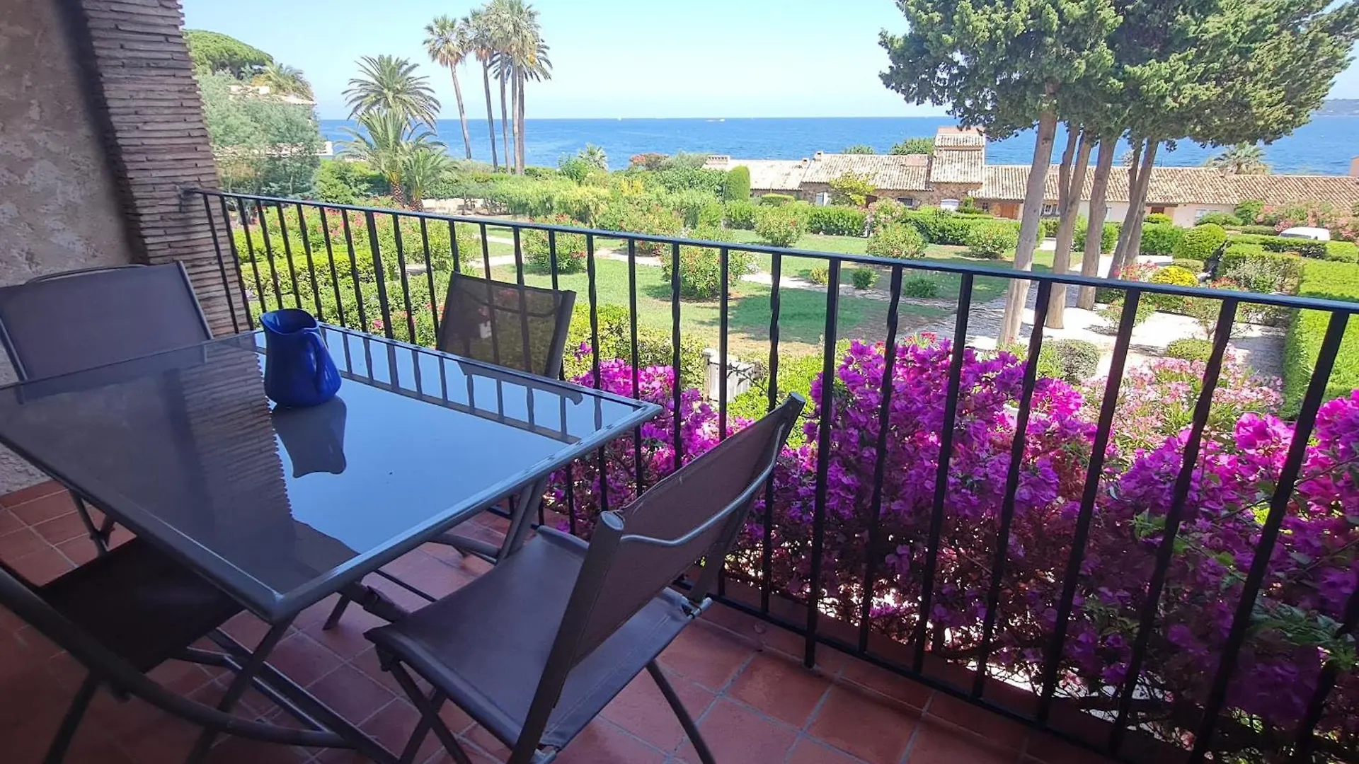 Apartment Appartement Avec Mezzanine, Piscine, Parking Et Pres De La Mer A Sainte-Maxime - Fr-1-780-81