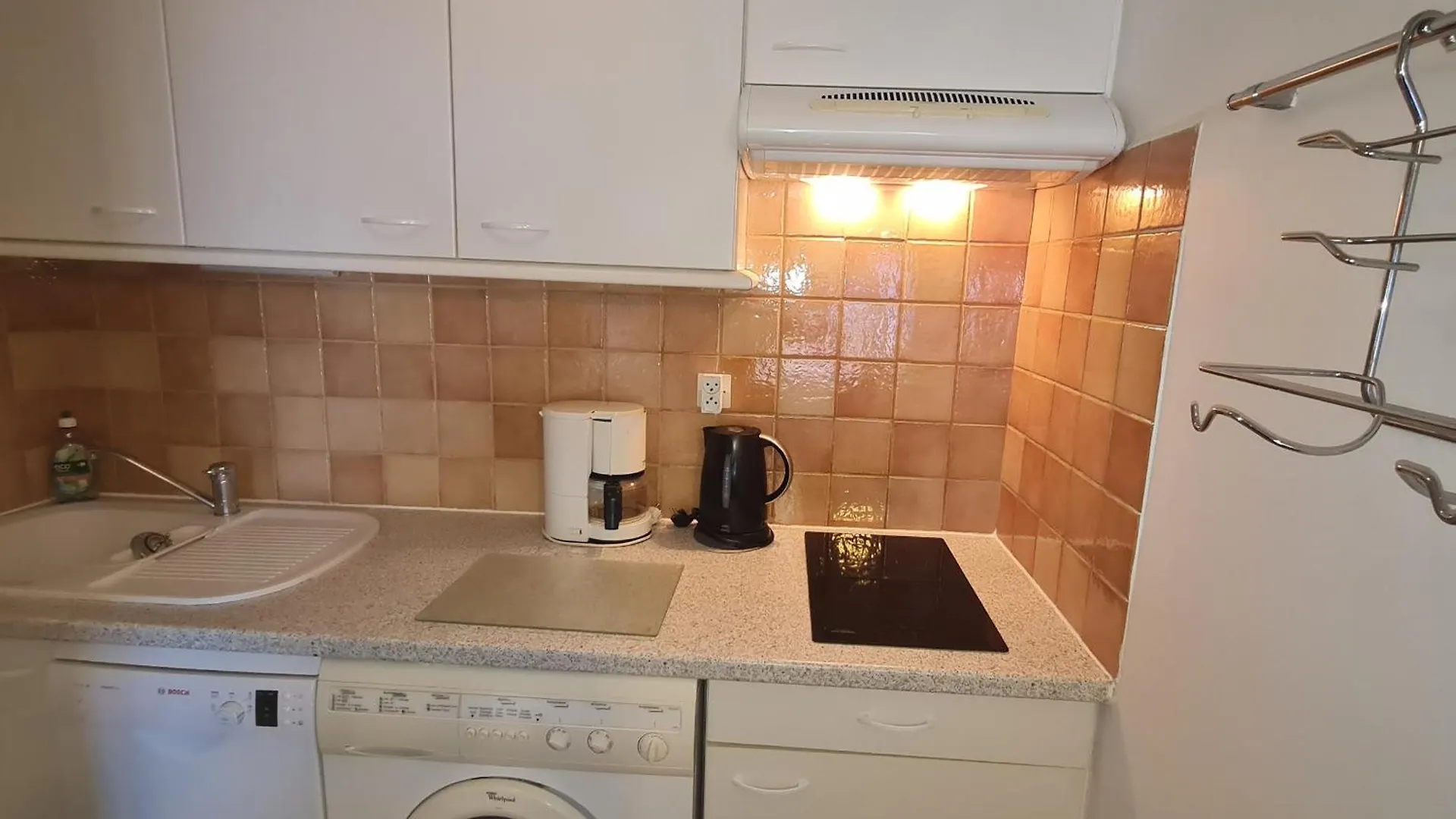 Appartement Avec Mezzanine, Piscine, Parking Et Pres De La Mer A Sainte-Maxime - Fr-1-780-81